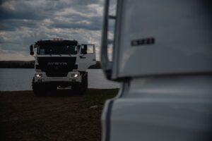 WhatsApp Image 2025 09 19 at 22.21.32 1 Киселев Вячеслав, бренд - дизайнер: логотипы, фирменный стиль, сайты