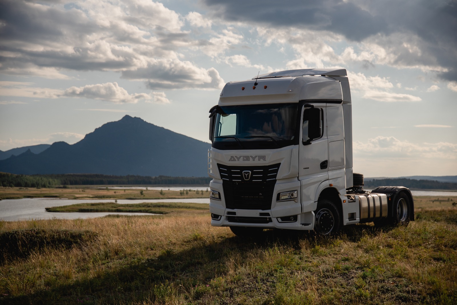 WhatsApp Image 2025 09 19 at 22.21.32 26 Киселев Вячеслав, бренд - дизайнер: логотипы, фирменный стиль, сайты